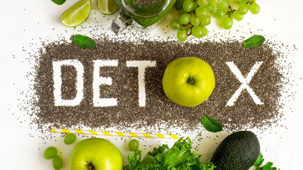6 Easy Ways to Detox Yourself at Home